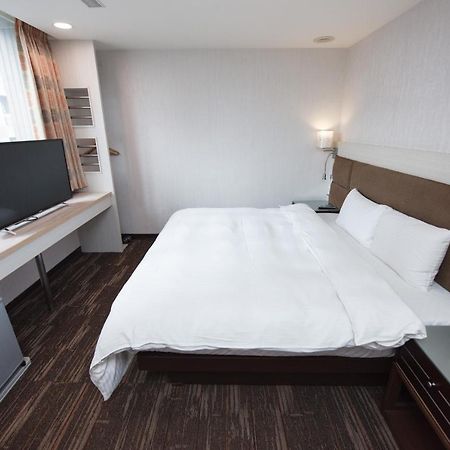 Junli Hotel Banciao Eksteriør billede